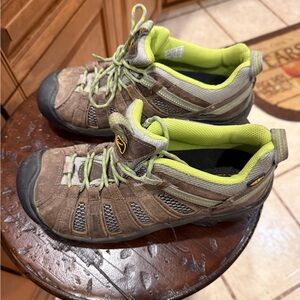 KEEN Ladies Green & Brown Leather Waterproof Hiking Shoes